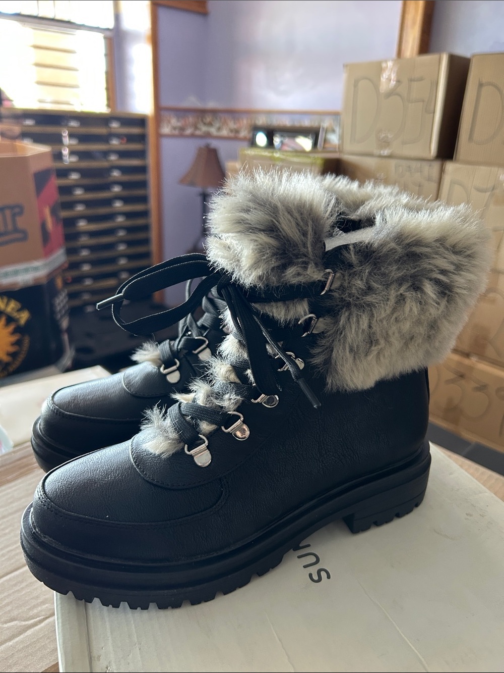 Sun + Stone Womens Orlaa Faux Leather Cold Weather Combat & Lace-up Boots